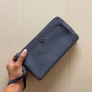 Lululemon Double pouch wallet ❌❌SOLD❌❌